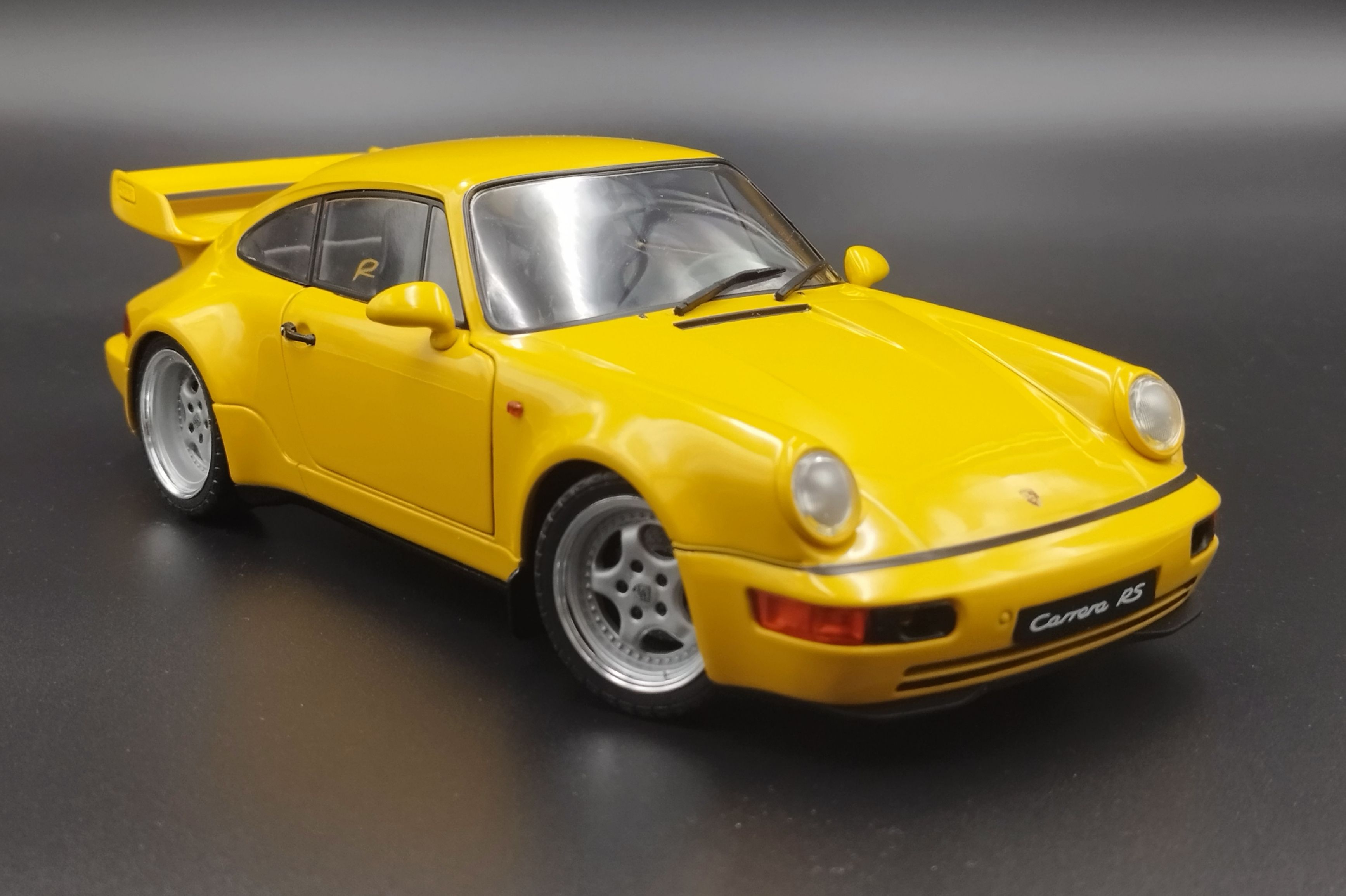 1:18 Solido 1990 Porsche 911(964) 3.8 RS Jaune Yellow model nowy