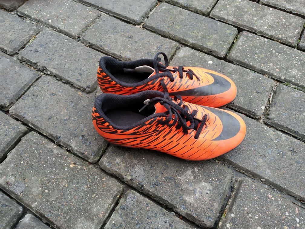 Korki i halówki dziecięce Adidas i Nike