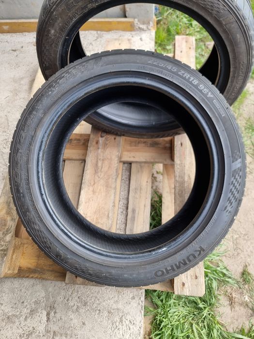 2x Opony letnie 225 45 r18 Kumho Ecsta PS71