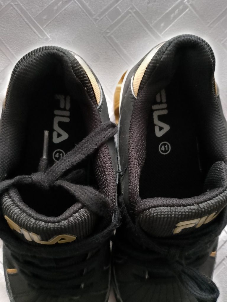 Buty sportowe uniwersalne Fila rozmiar 41 wkładka 26