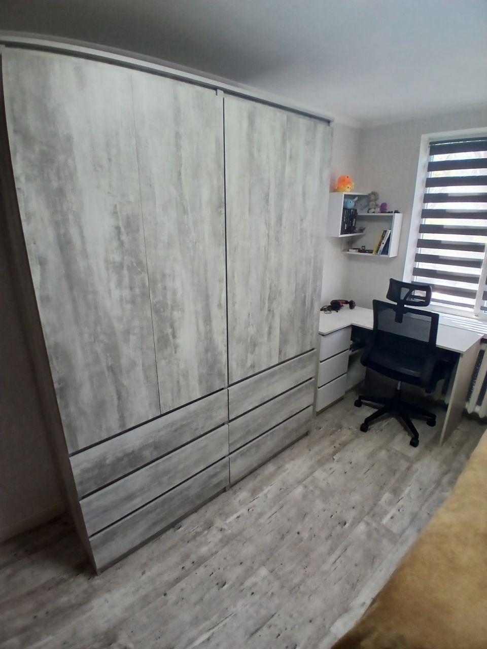 Продаж 2к квартири з сучасним ремонтом, меблями, технікою