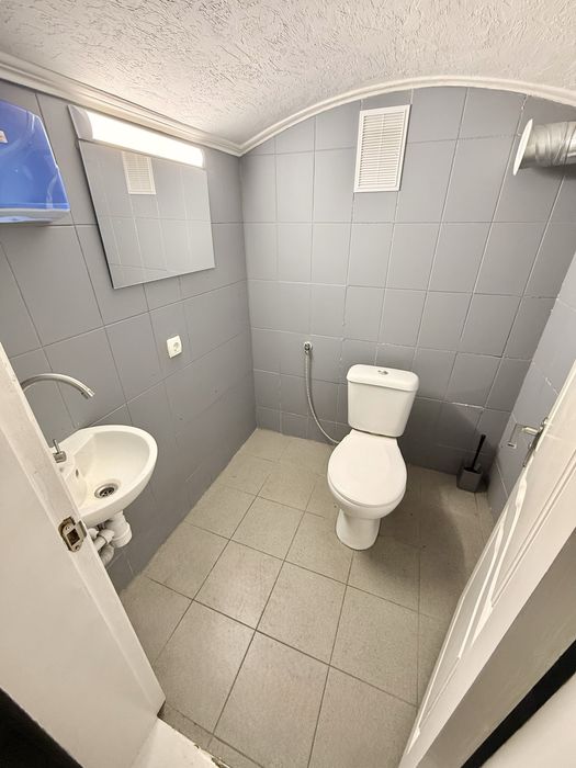 Приміщення біля Театральної площі, 55 м²