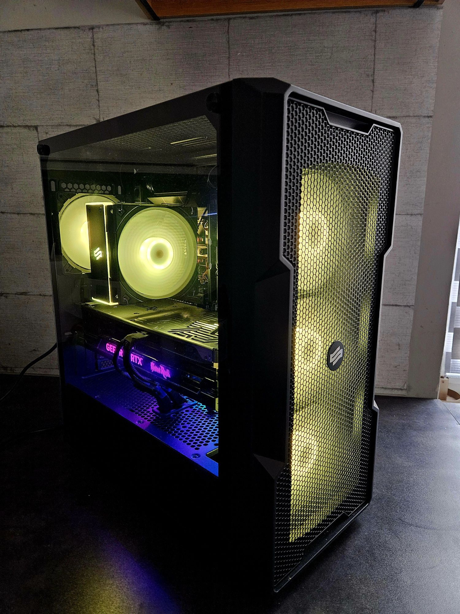 Komputer stacjonarny rtx 4090 amd ryzen 7 5800x3d