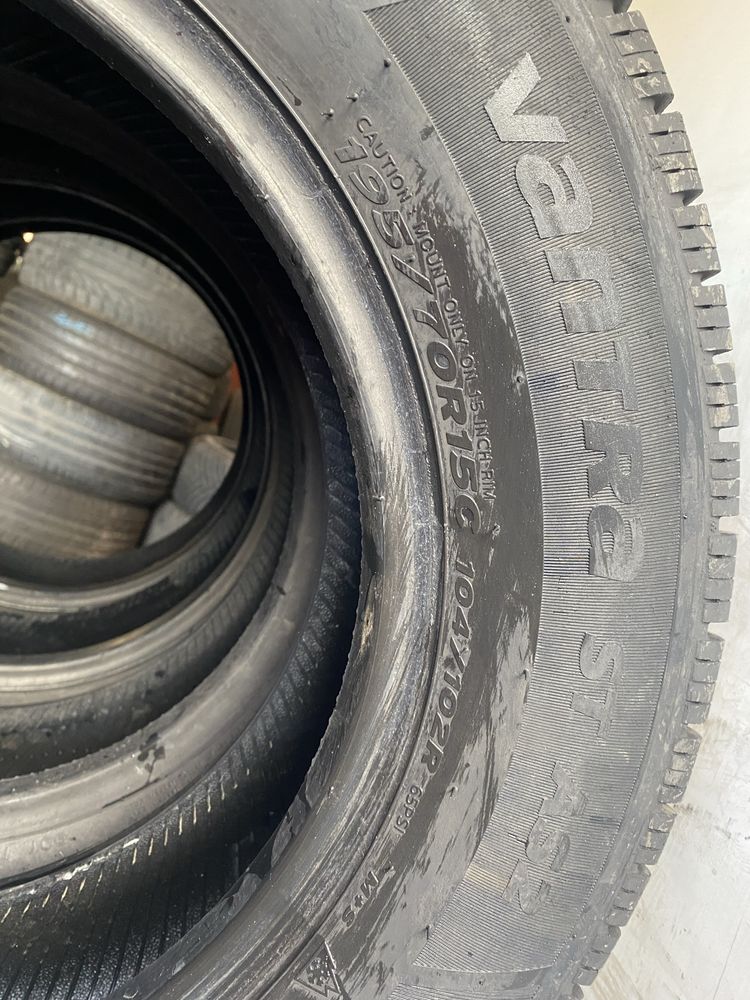 Komplet opon 195/70/15c Hankook Vantra ST AS2