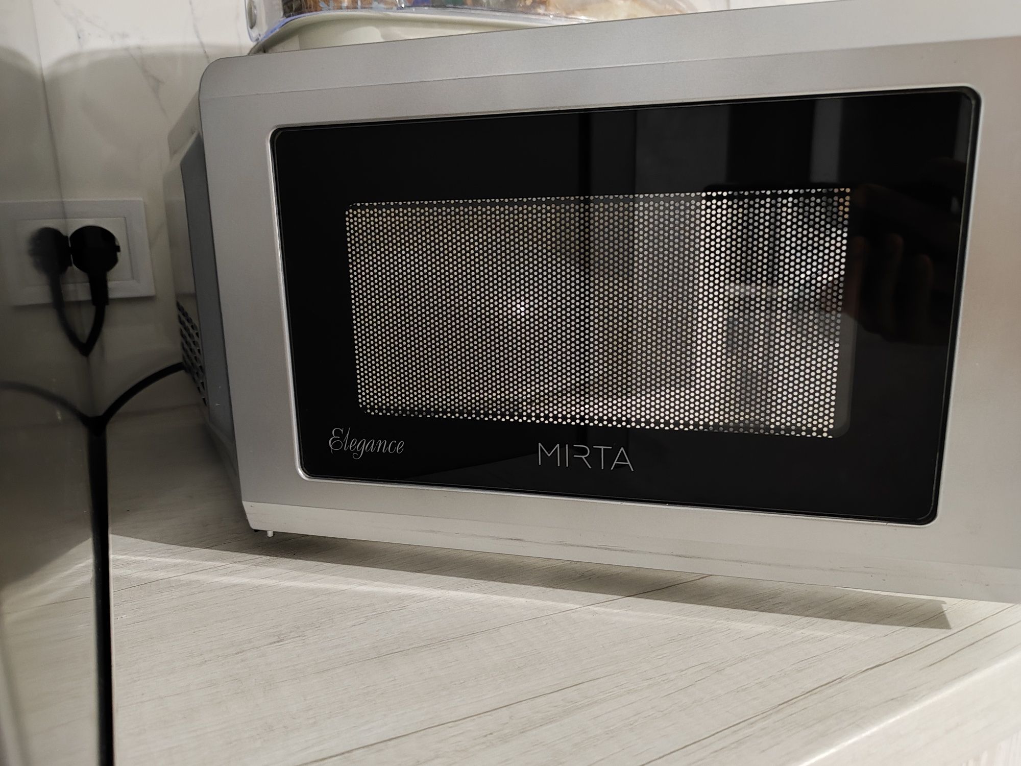 Мікрохвильова піч (Mirta)
