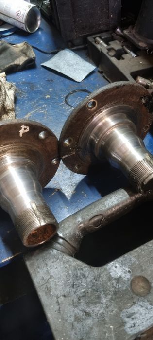 Nissan  Patrol  Y  60  czop prawy.