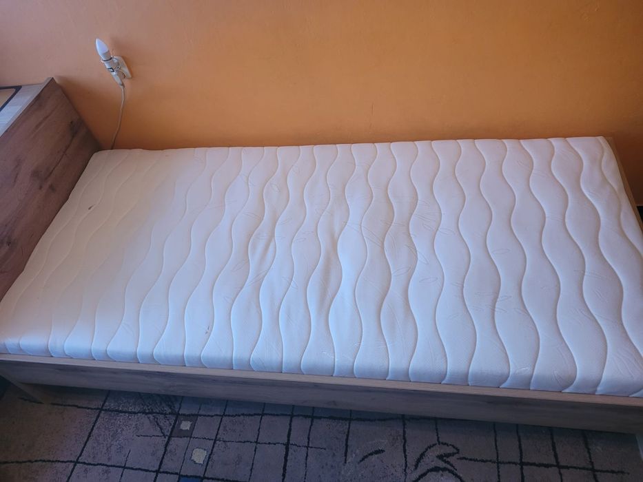 Materac stan bardzo dobry u 90/200