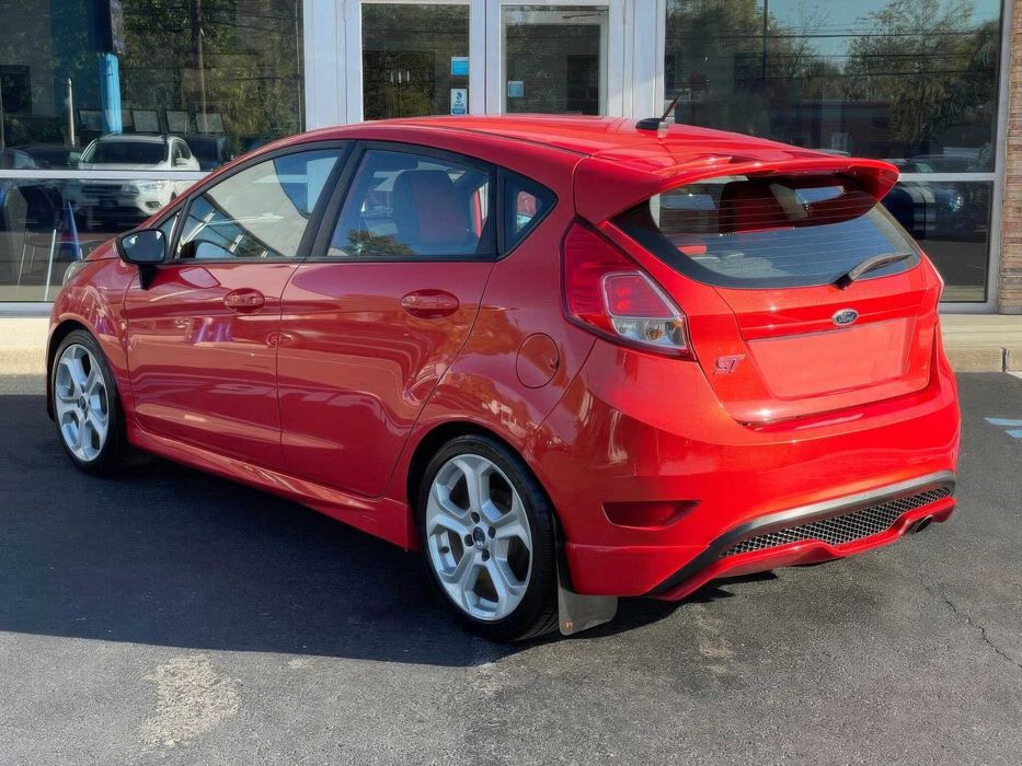 Ford Fiesta ST      2014