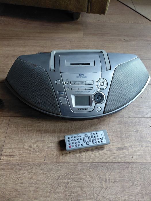 Продам магнитолу Panasonic RX-ES23