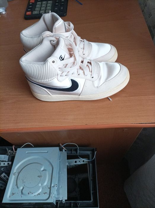 Кросівки дитячі нові