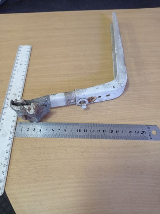 Тримачі під рейлінги на водовідливи Б/У