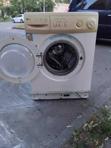 Продам пральну машину працює справно