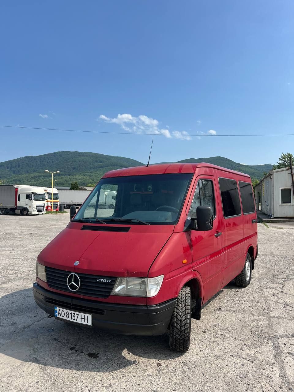 Продам Sprinter 210D