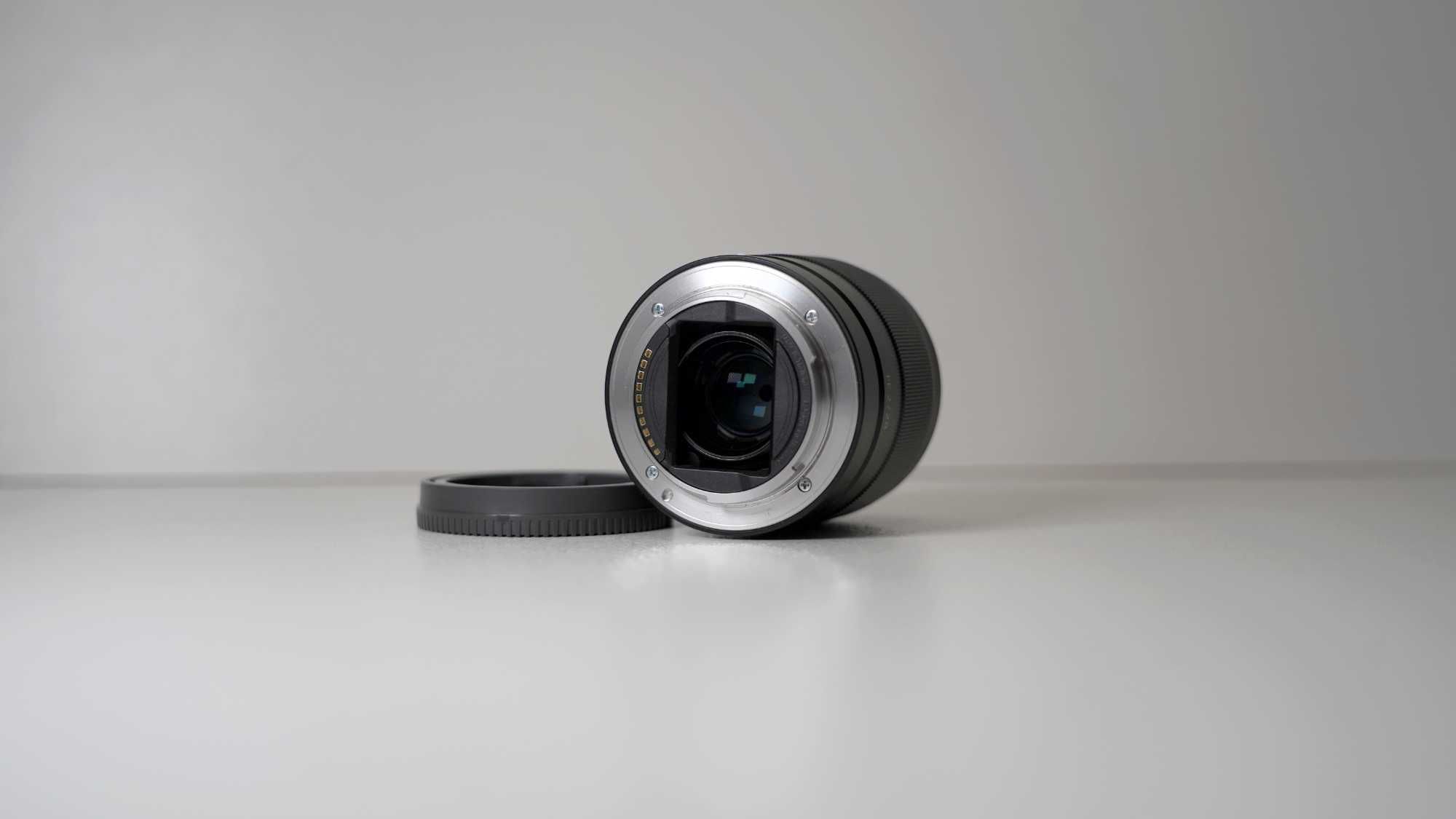 SONY obiektyw FE 2/28 SEL28F20