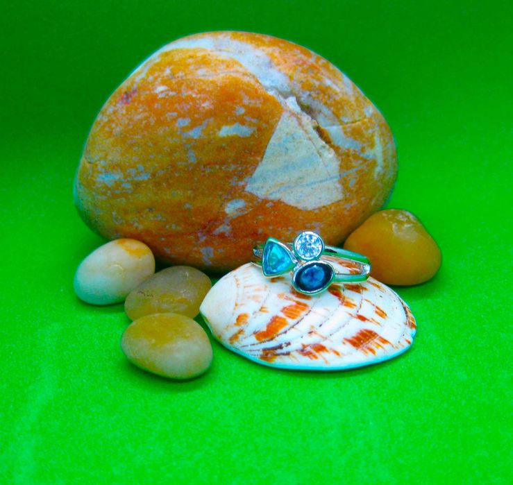 Anel Aço Prateado c/ Pedras Azuis NOVO - Saldos