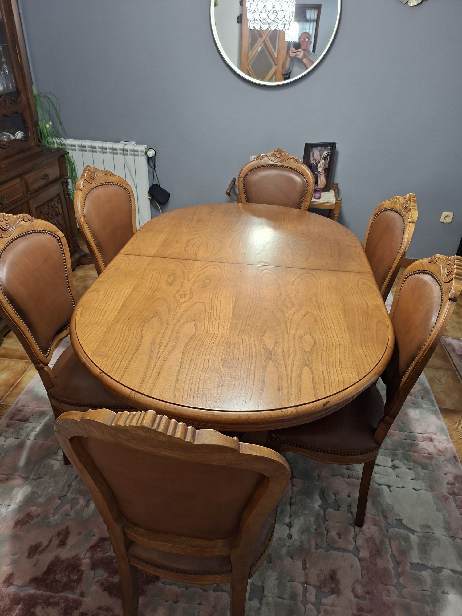 Vende mesa com 6 cadeiras