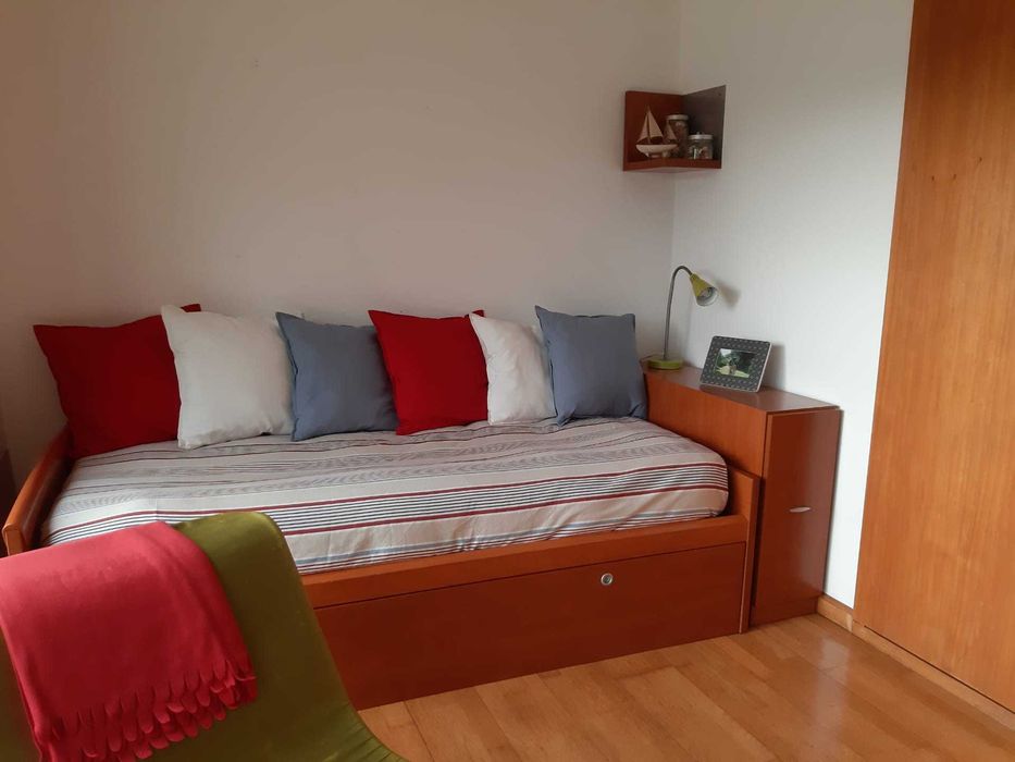 Mobília para quarto de criança ou adolescente.