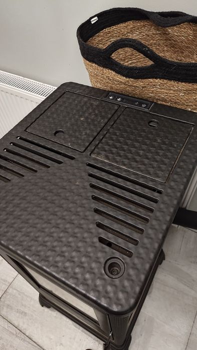 Piec na pellet Edilkamin Classica – beżowy, sprawny, retro design