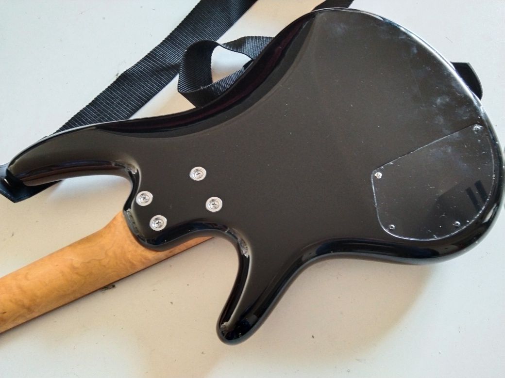 Gitara elektryczna basowa IBANEZ Mikro
