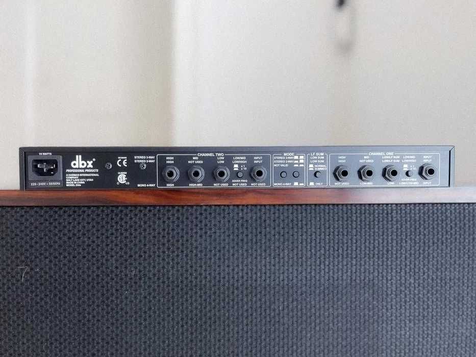 DBX 234s crossover ativo