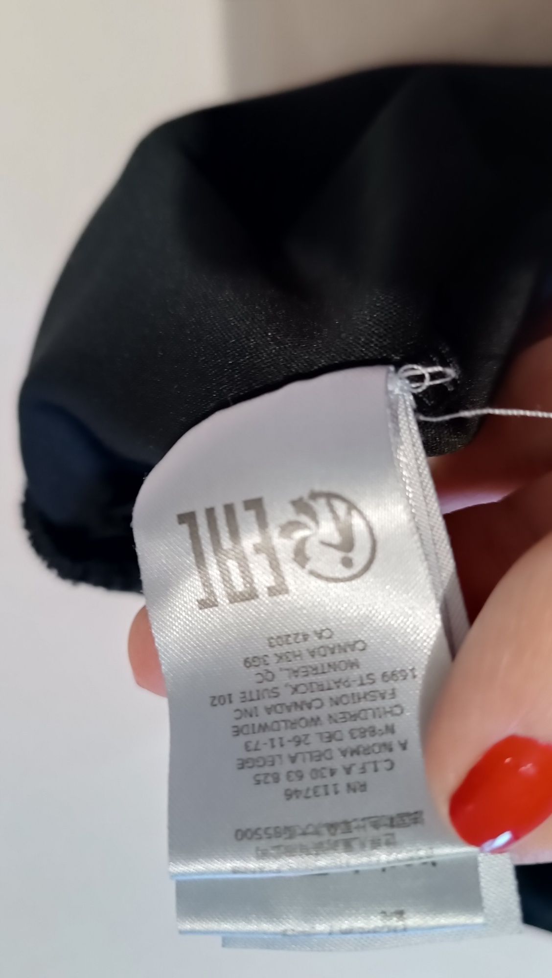 Vestido preto quentinho da DKNY. 8 Anos