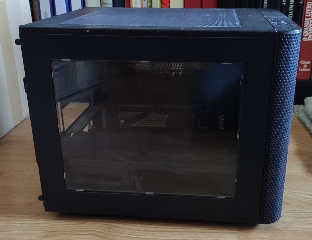 Caixa PC Thermaltake Core V21