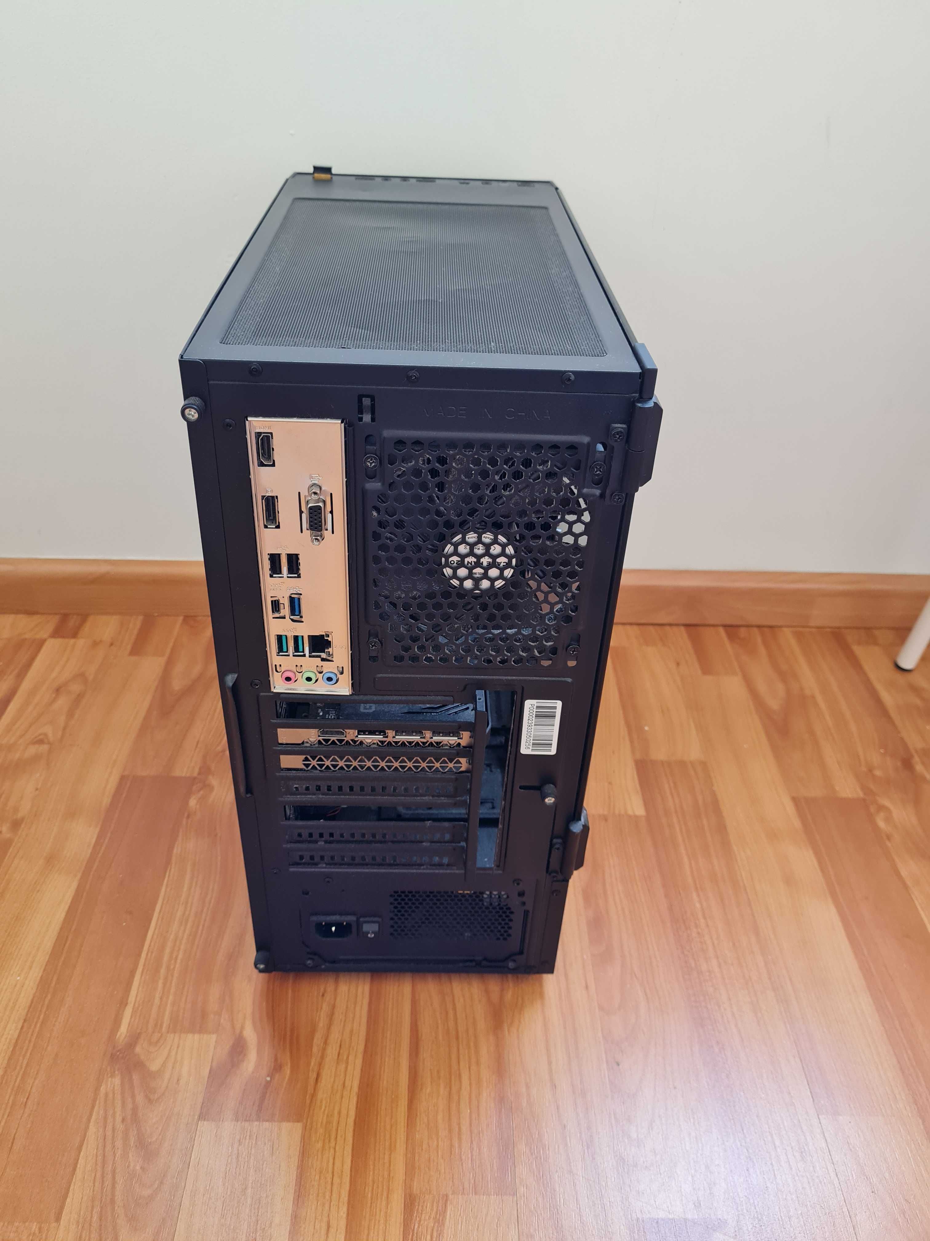 Caixa Gabinete para PC Kolink Castle + ventoinhas Arctic Cooling