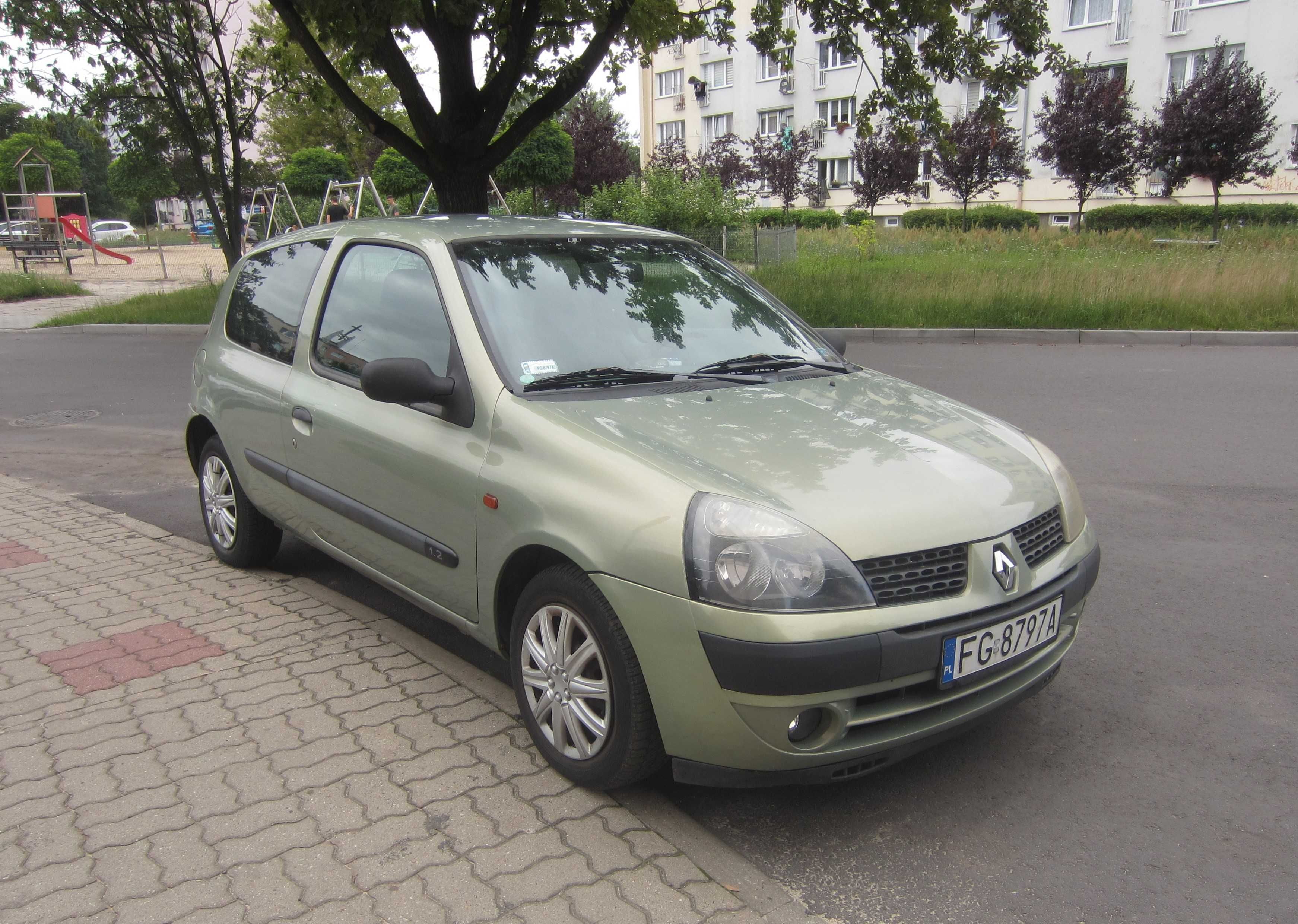 Renault Clio z 2002 r., silnik - 1,2 benzyna, w pełni sprawny