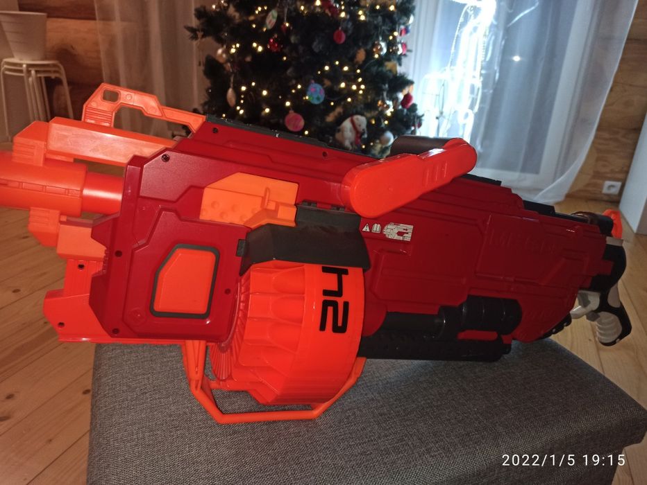 Mega Mastodon, pistolet Nerf na strzałki