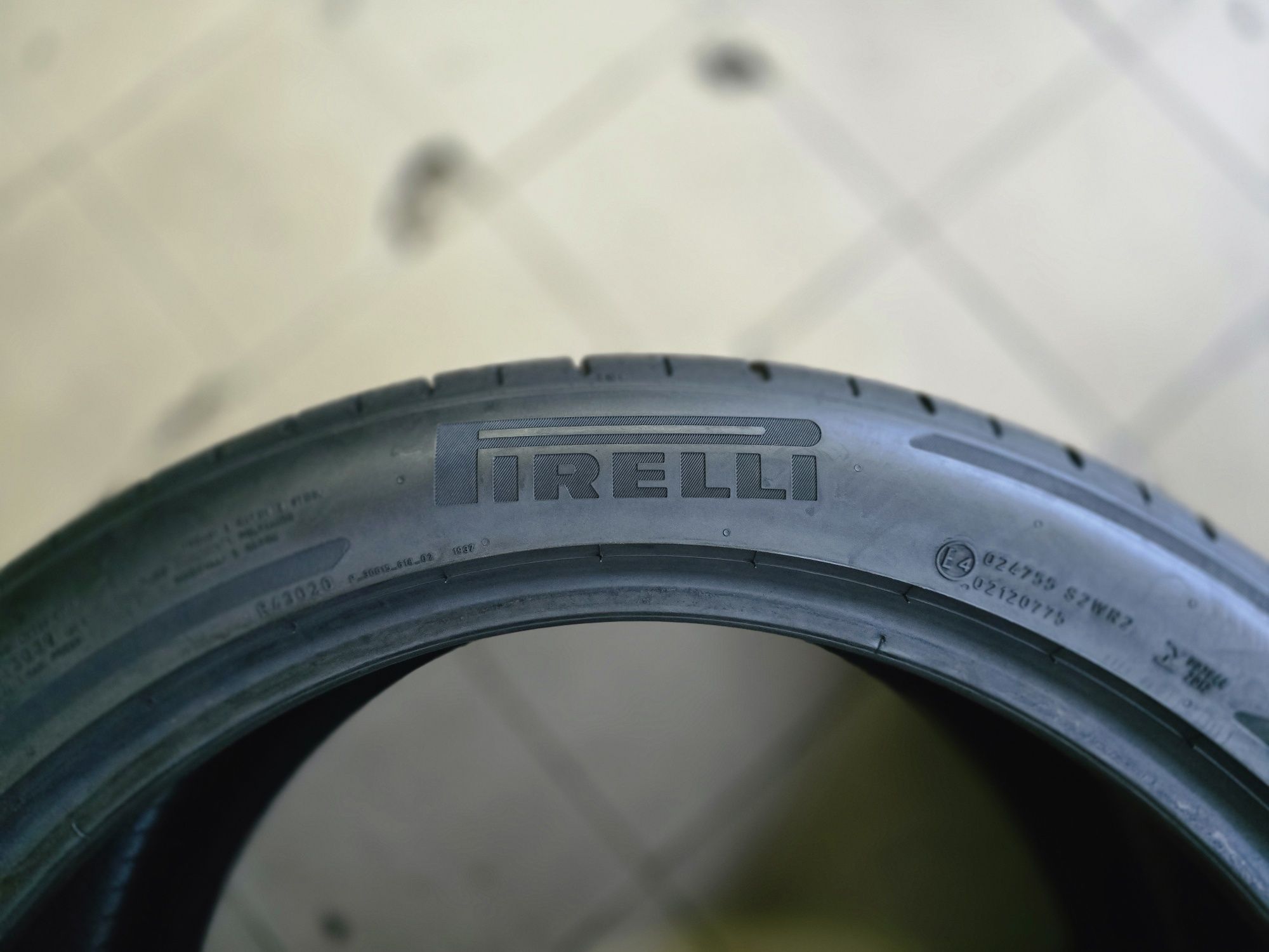 Pneus 295/35 R20 Pirelli P Zero Corsa PZC4 MC-C – 99%