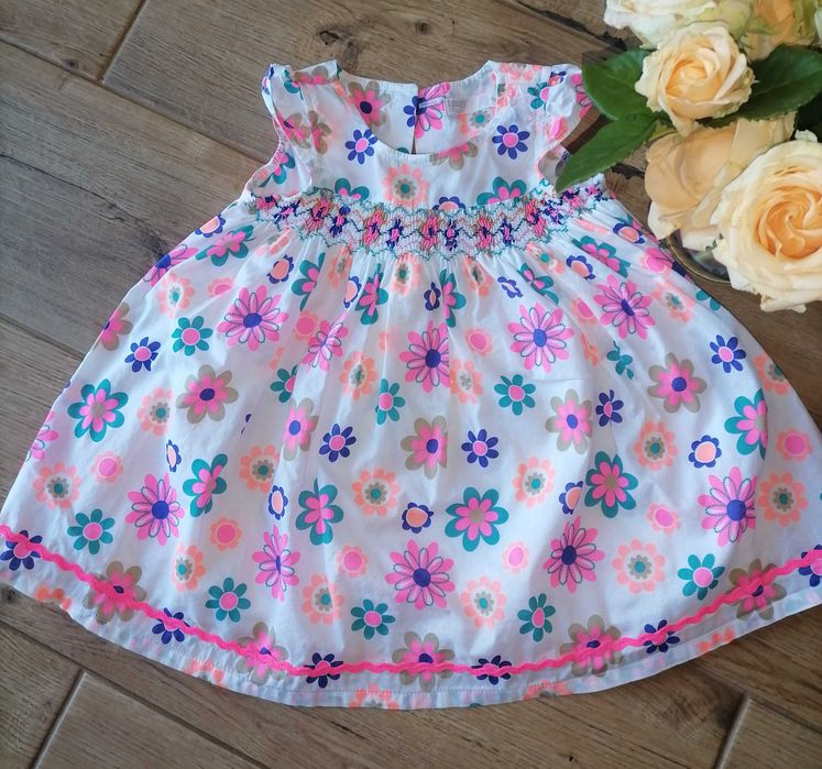 Невагома суня для дівчинки з підкладкою