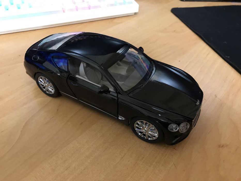 Моделька машины Bentley Continental GT