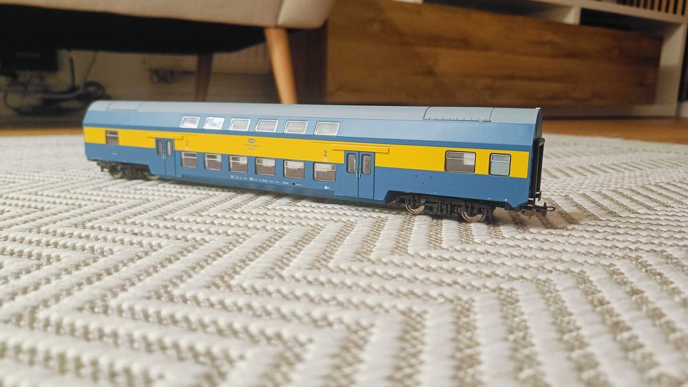 Wagon piętrowy przewozów regionalnych