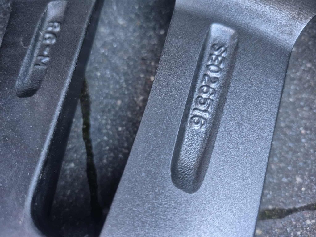Komplet kół, opony zimowe 215/65 R16