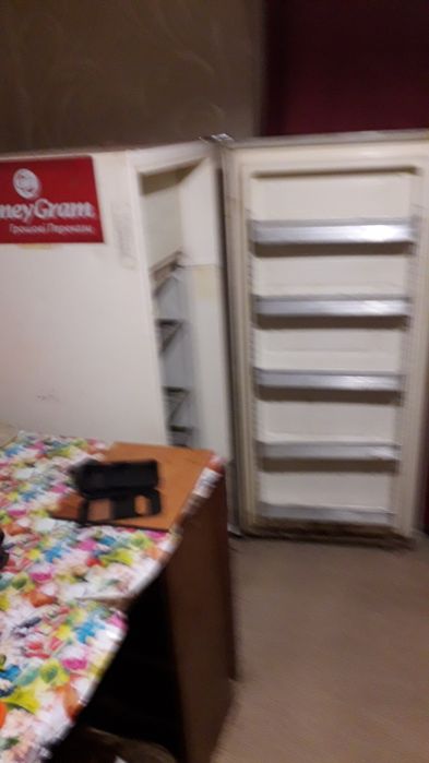 Холодильник ЗІЛ 64. Охлаждает но не морозит