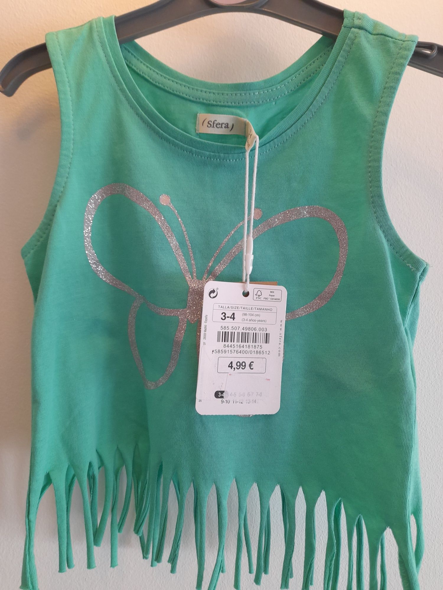 Top verde com borboleta estampada em prata brilhante