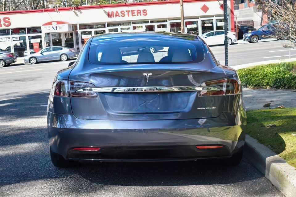 2020 Tesla Model S Long Range