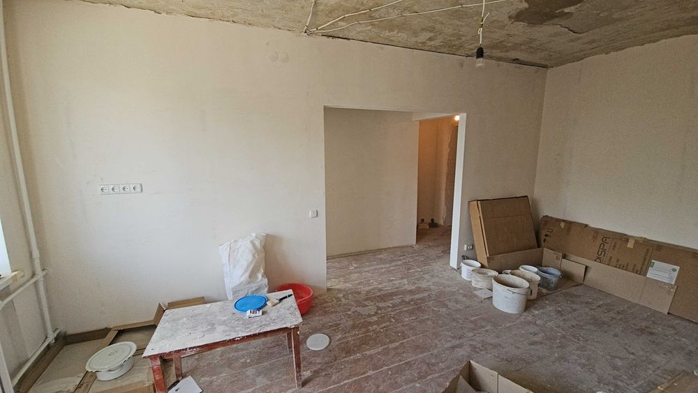 Київ район ДВРЗ вул. Алматинська 89 а. Є ВІДЕООГЛЯД.