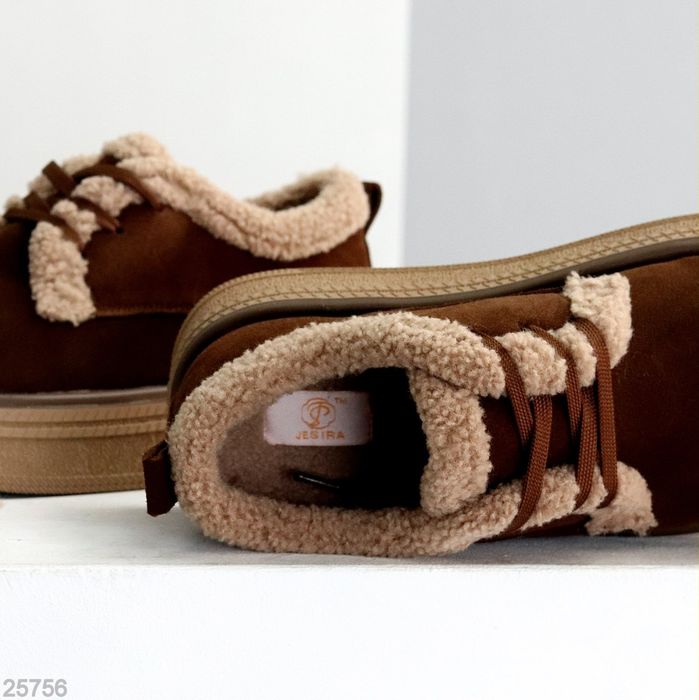 Жіночі шкіряні зимові черевики автоледі в кольорах