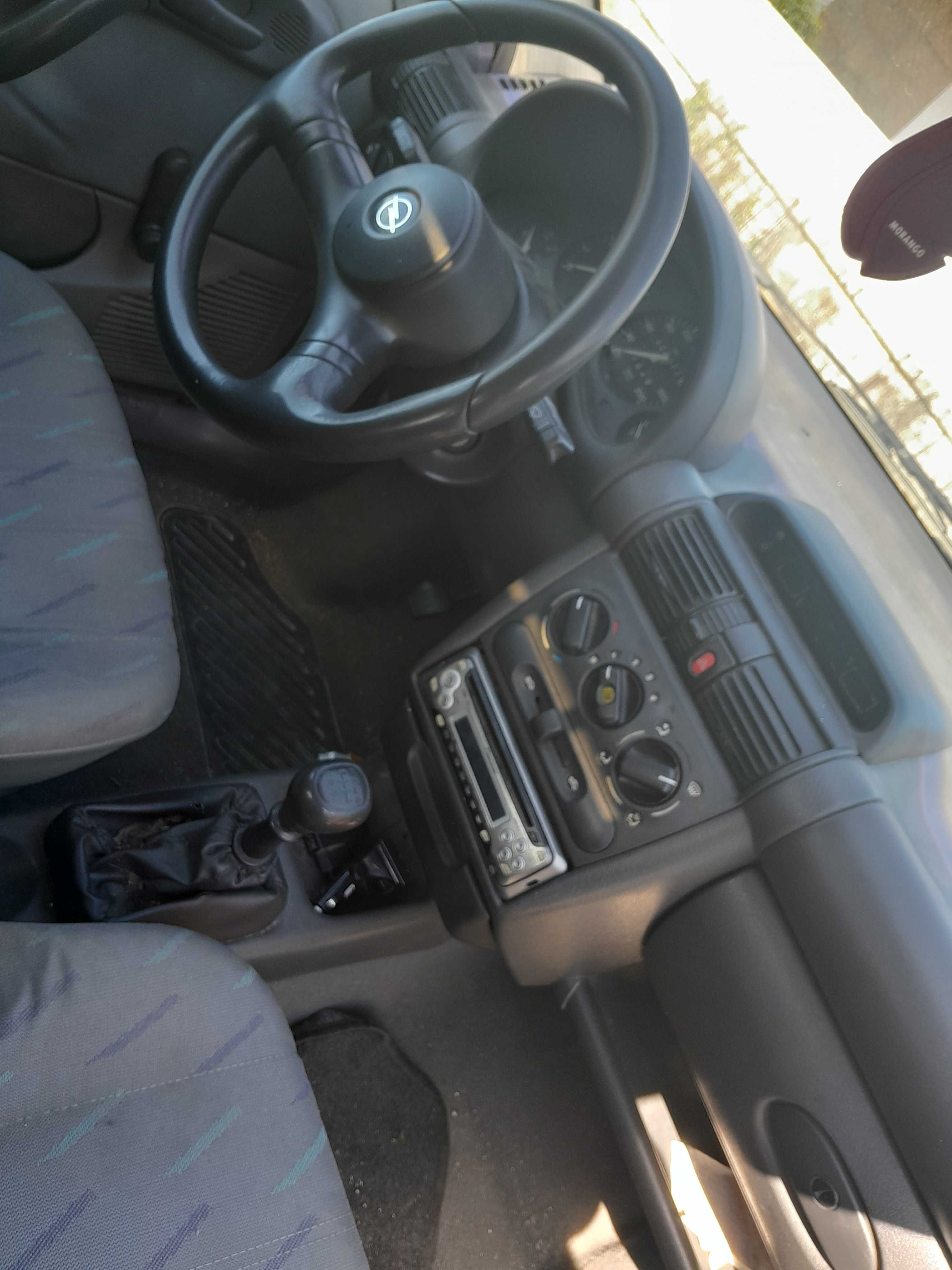 Opel corsa b 1.2 a gasolina