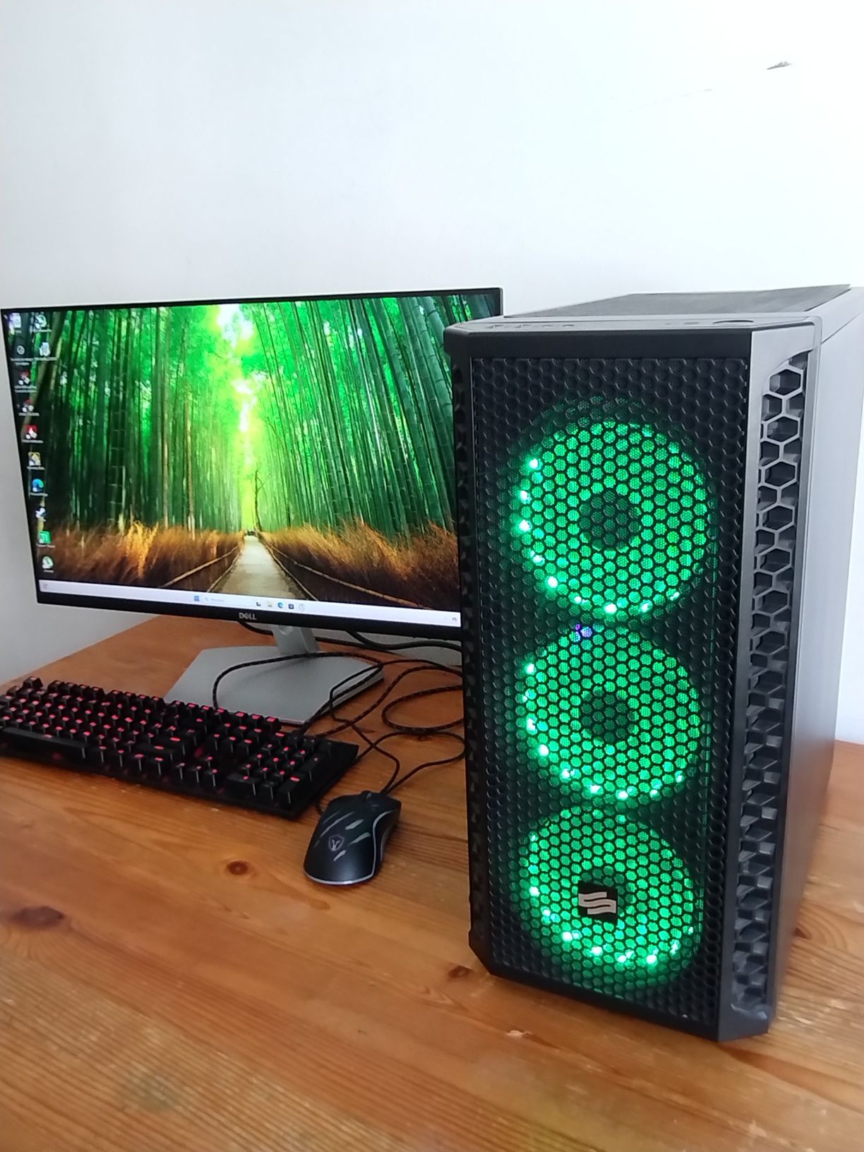 Gamingowy komputer monitor cały zestaw ryzen 5 3600 rx580 strix