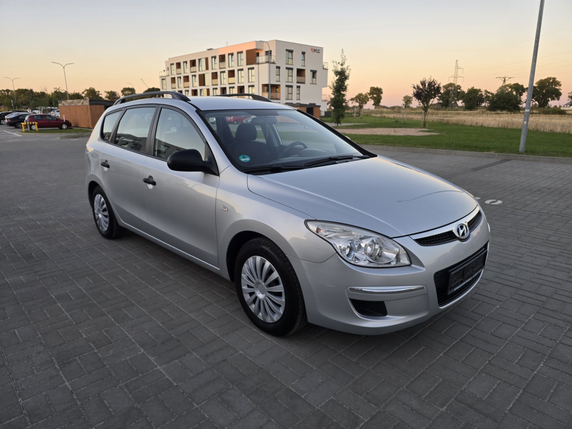 HYUNDAI i30 CW Super Stan 1.6! BENZYNA   Bez Korozji Niski Przebie