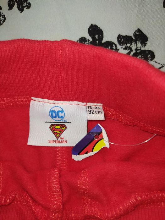 Nowe spodnie dresowe czerwone 92 cm supermen