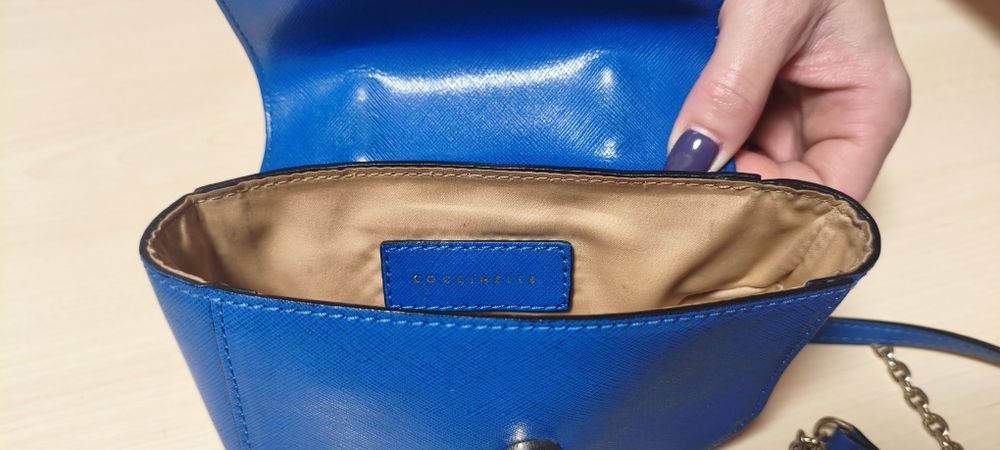 Продам женскую сумочку Coccinelle