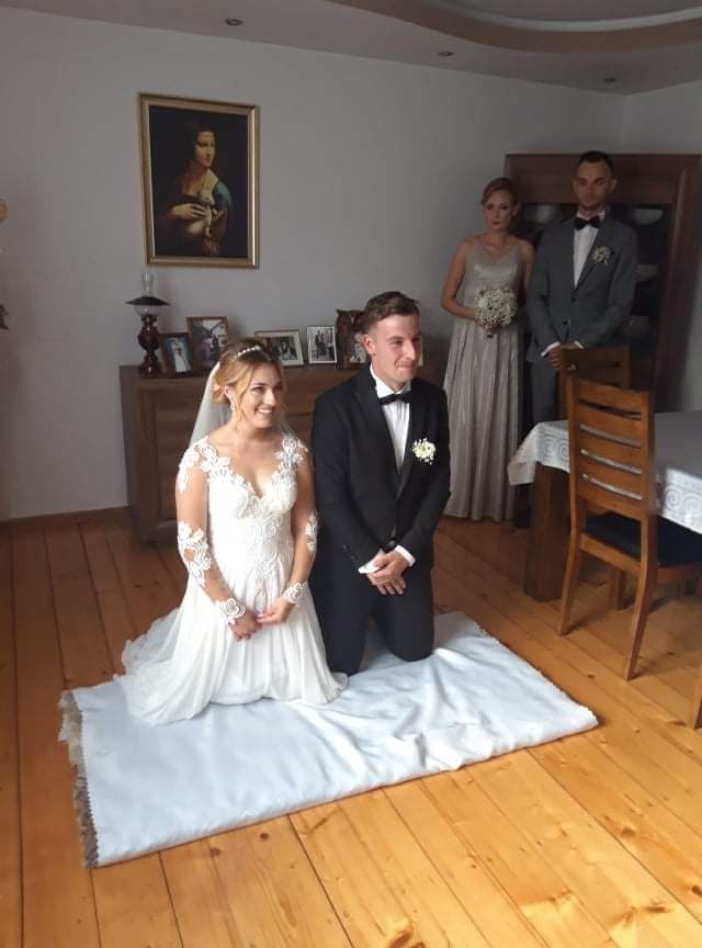 Suknia ślubna, ręcznie wyszywane koraliki