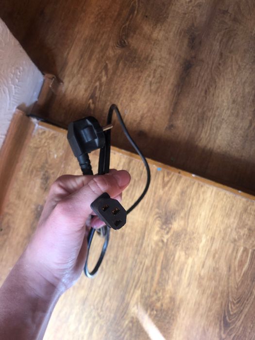 Кабель живлення до пк або моніторів