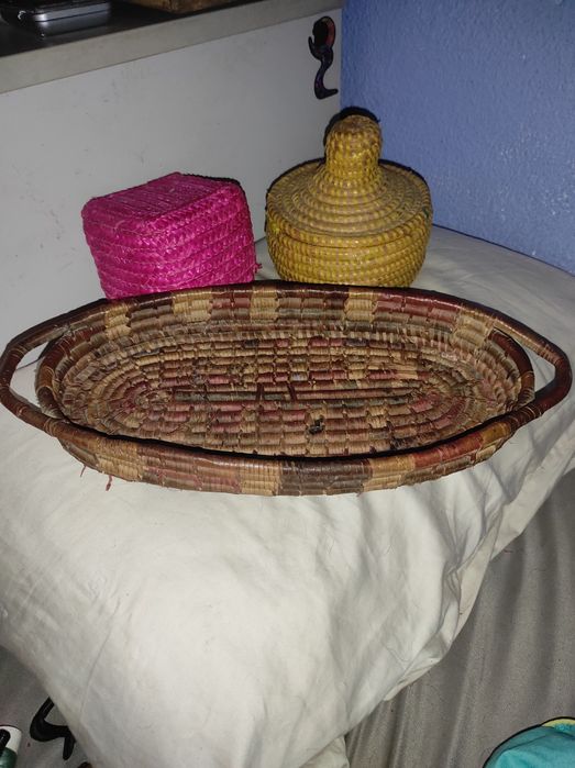 3 cestas,a oval é africana