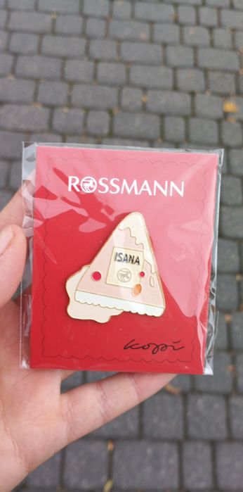 Przypinka maska Rossmann