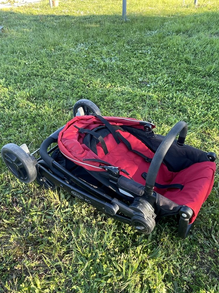Carrinho de bebe graco evo.