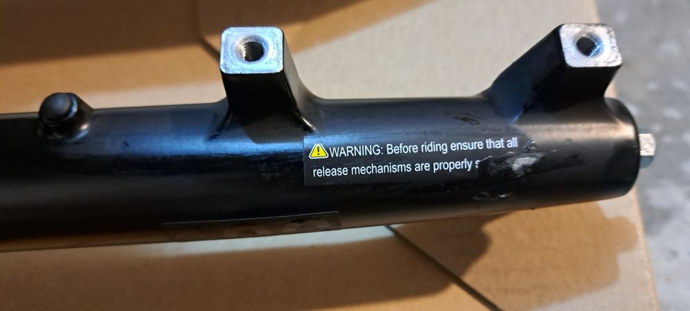 Amortyzator Suntour NVX pod koło 29 cali, używany